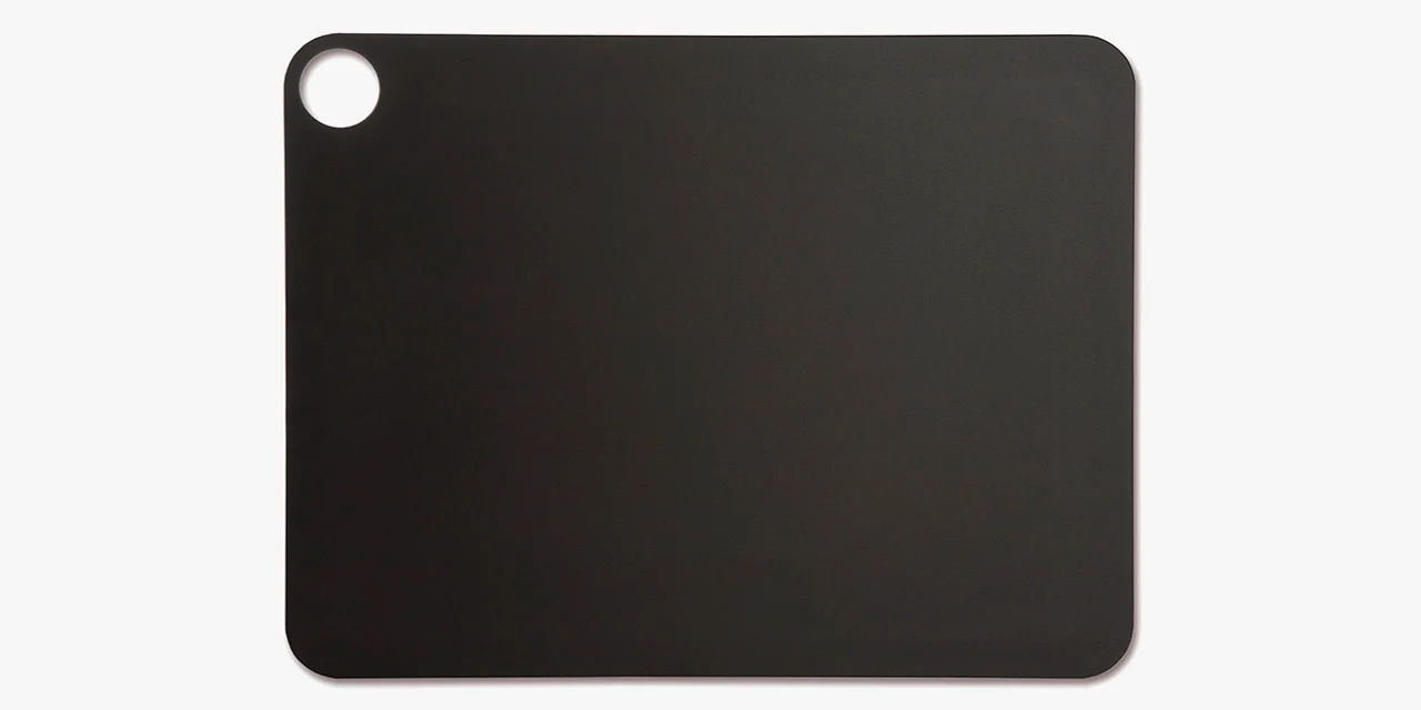 Tabla de Corte Negra con Colgador 427 x 327 mm